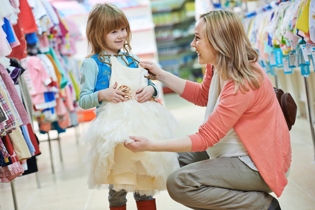 Comment acheter des vêtements moins chers pour vos enfants?