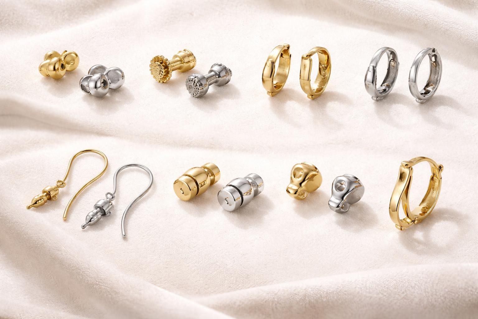 découvrez notre guide complet des fermoirs de boucles d'oreilles : apprenez à identifier les différents types et leurs usages pour choisir le fermoir idéal.